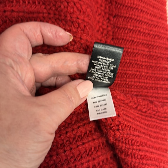 Red Torrid Sweater with Black tie closure in back Red Knit Chunky Cable Size 4 - Picture 6 of 9